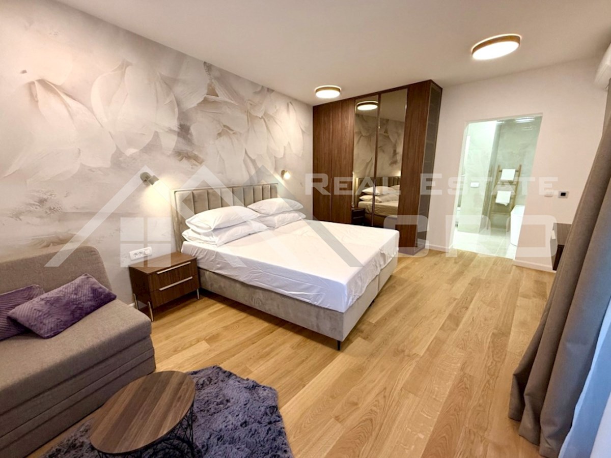 Nepremičnine Rogoznica – Elegantna luksuzna vila z osupljivim pogledom na morje, območje Rogoznice, naprodaj