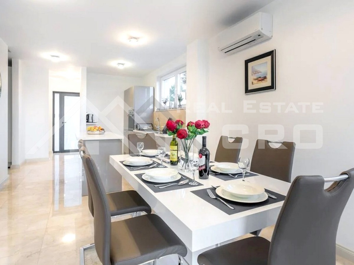 Nepremičnine Brač - Ekskluzivni štirinadstropni apartmaji s skupnim bazenom in čudovitim razgledom, naprodaj
