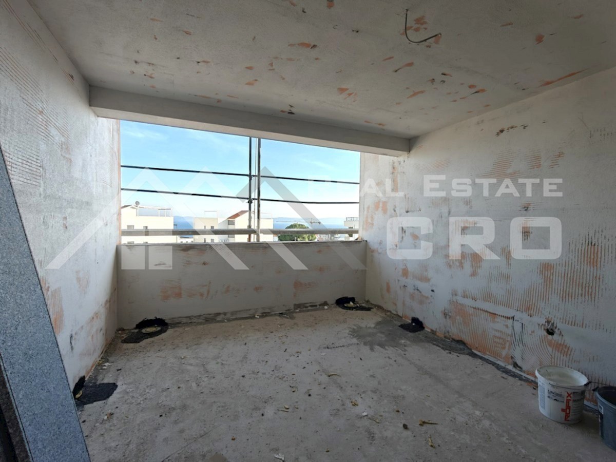 Nepremičnine Čiovo – Dvosobna stanovanja v novogradnji z garažo, dvigalom in bazenom, naprodaj