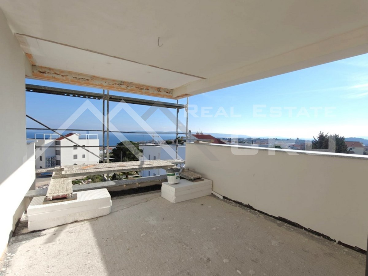 Nepremičnine Čiovo – Dvosobna stanovanja v novogradnji z garažo, dvigalom in bazenom, naprodaj