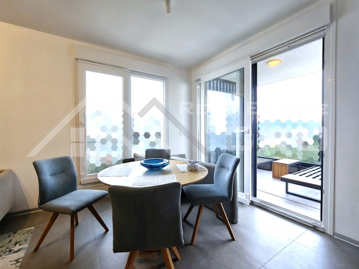 Nepremičnine Čiovo – Popolnoma opremljena stanovanja v moderni novogradnji z dvigalom in garažo, prodamo