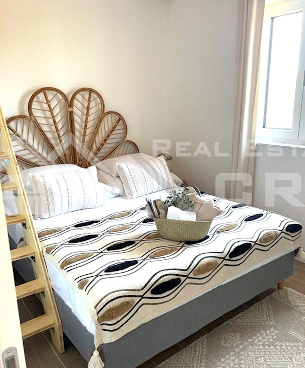 Nepremičnine Brač - Naprodaj čudovita kamnita hiša z bazenom na prostornem mediteranskem posestvu, naprodaj