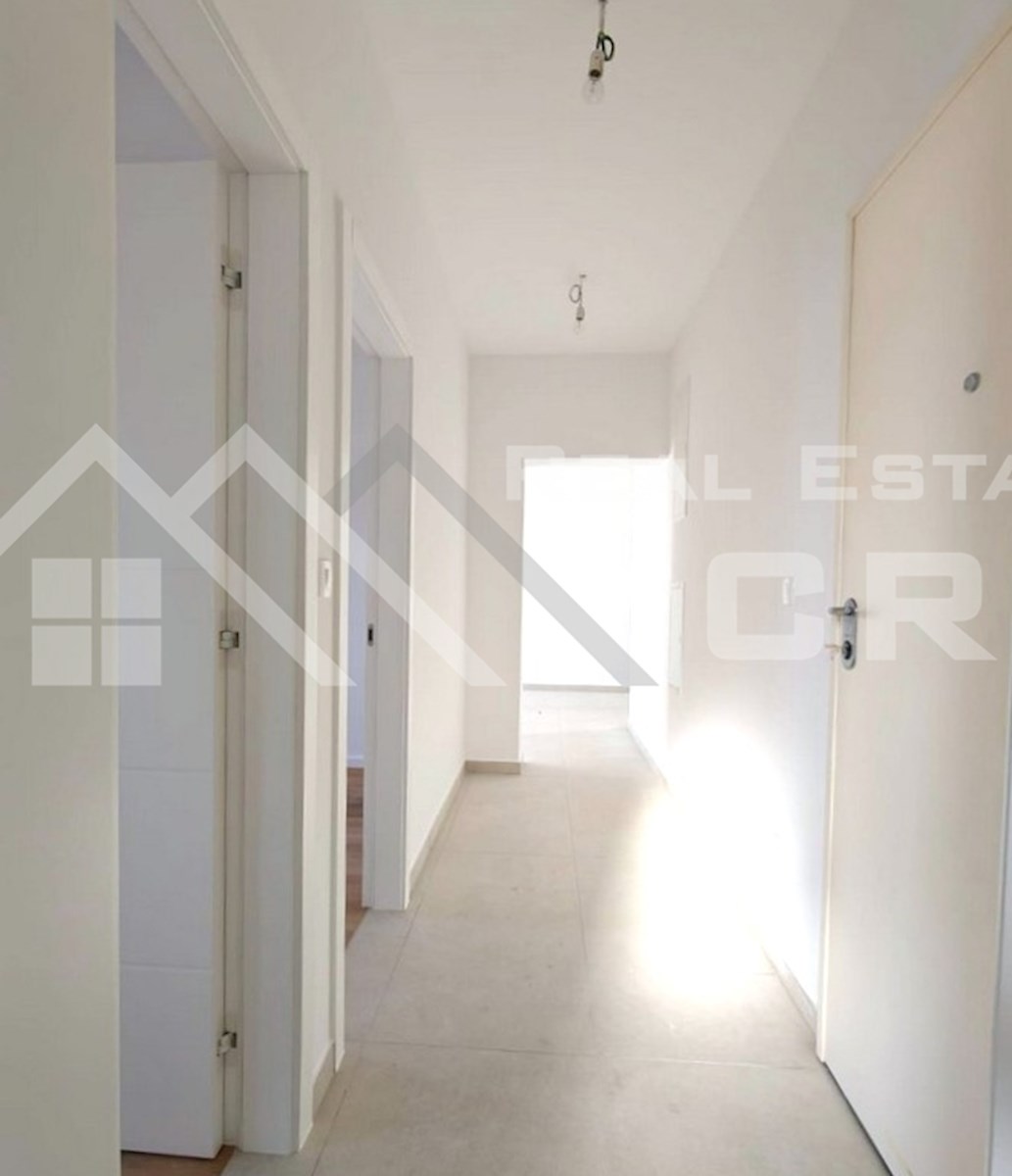 Nepremičnine Čiovo - Penthouse s strešno teraso, v novi stavbi v bližini morja in plaž, prodamo