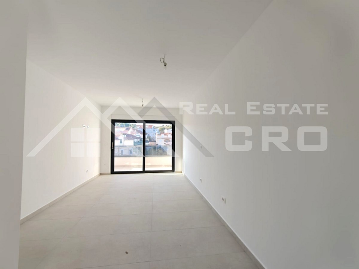 Nepremičnine Čiovo - Penthouse s strešno teraso, v novi stavbi v bližini morja in plaž, prodamo