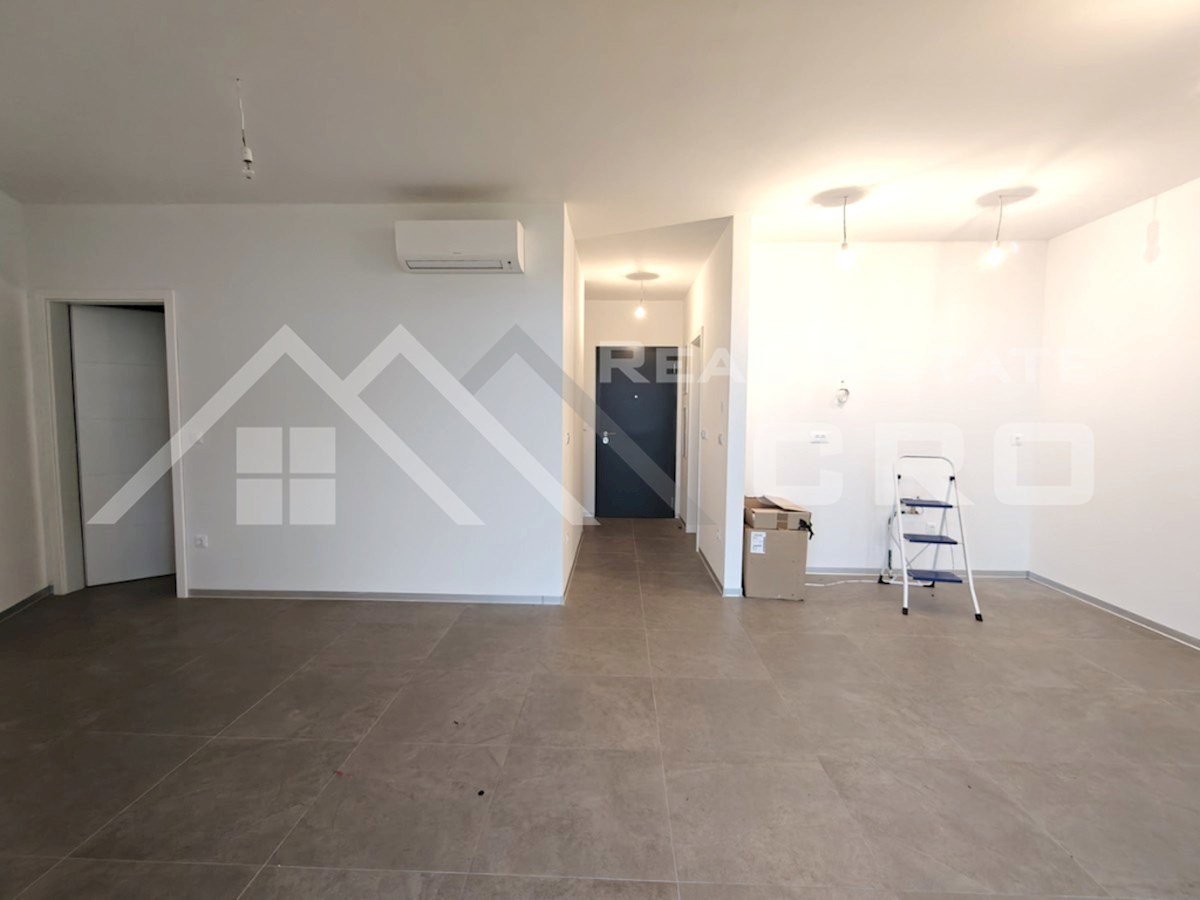 Nepremičnine Čiovo – Udobno enosobno stanovanje v novogradnji blizu morja, prodamo