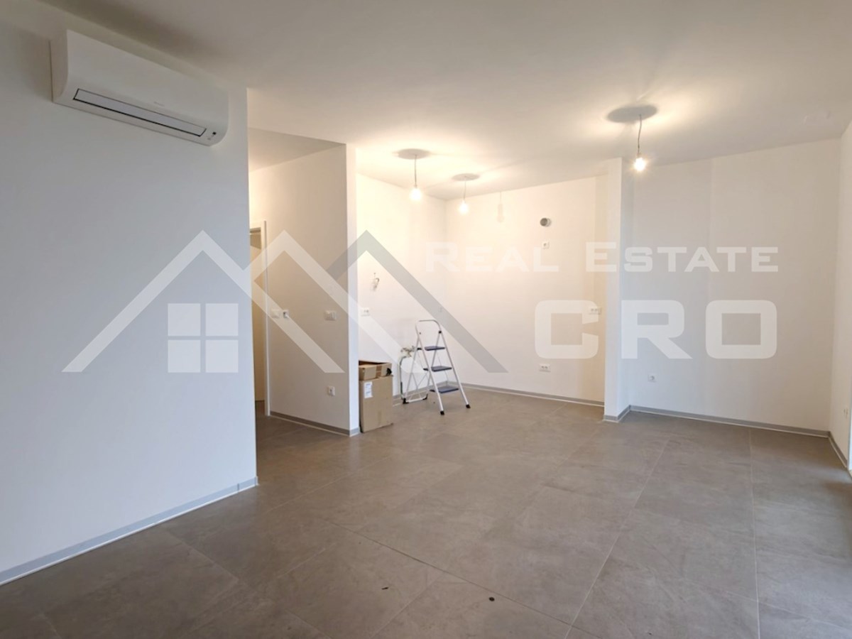 Nepremičnine Čiovo – Udobno enosobno stanovanje v novogradnji blizu morja, prodamo