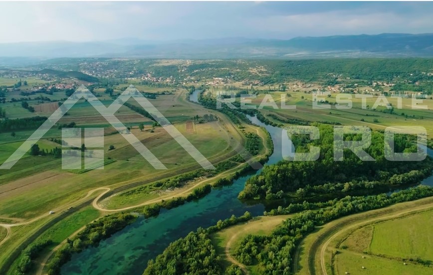 Nepremičnine Sinj – Kmetijska zemljišča v bližini reke Cetine, naprodaj