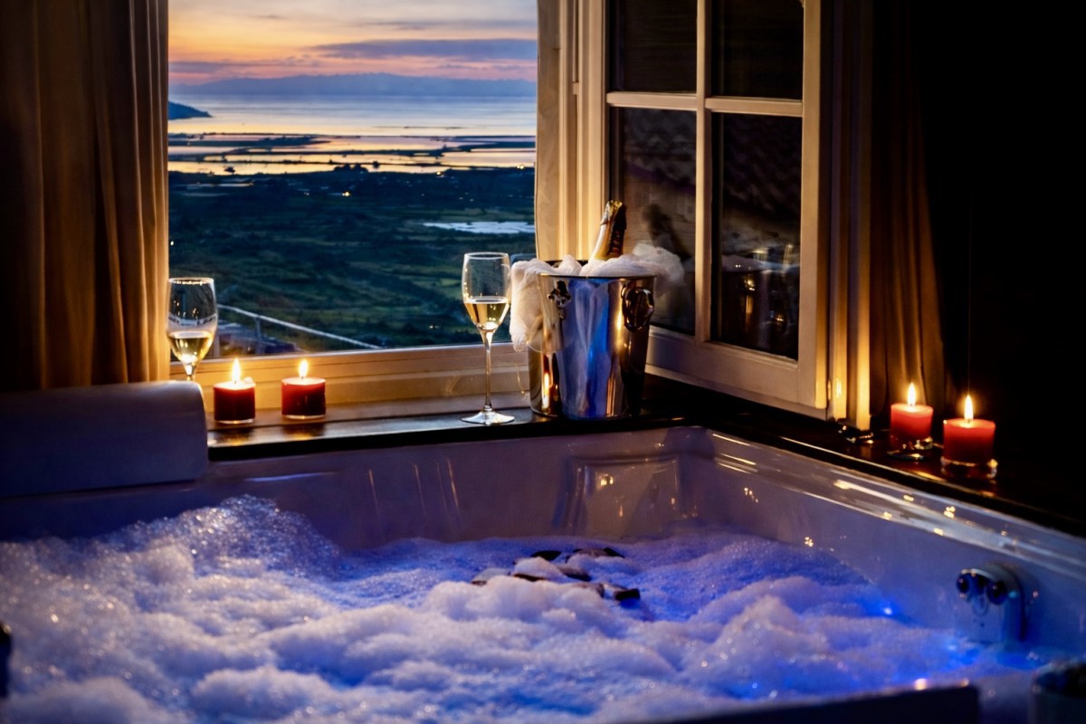 ZGODOVINSKI GRAD NA DOMINANTNI POLOŽAJI Z RAZGLEDOM NA MORJE BUJE, ISTRA, HRVAŠKA