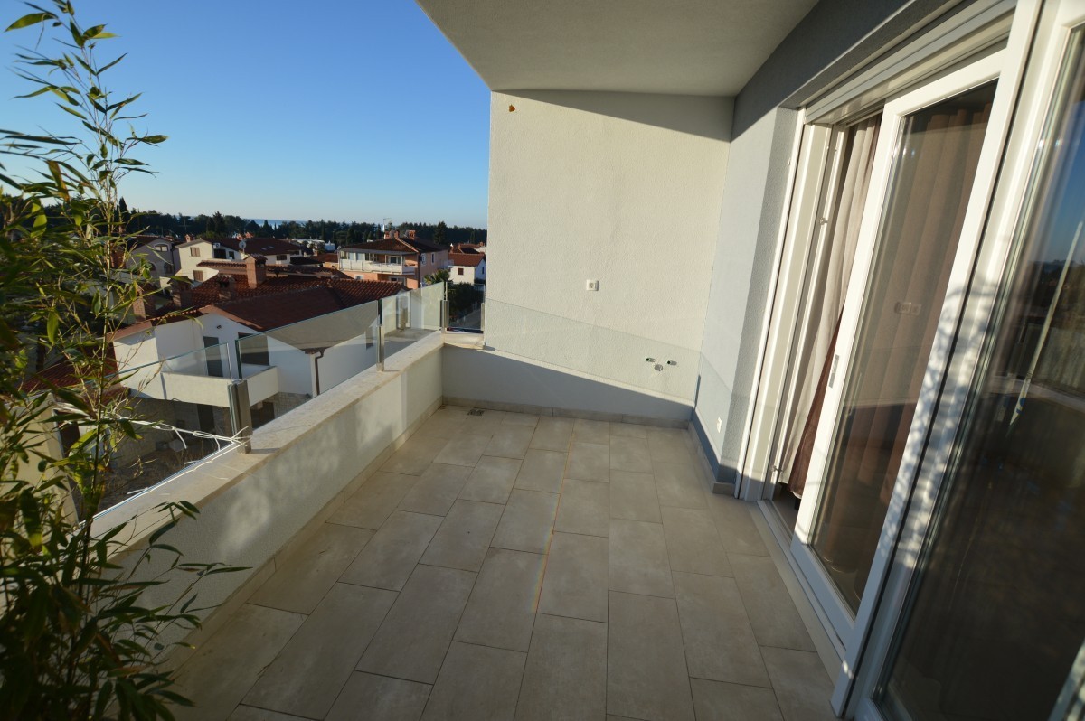 Penthouse s strešno teraso 51.59 m2, Novigrad, Istra