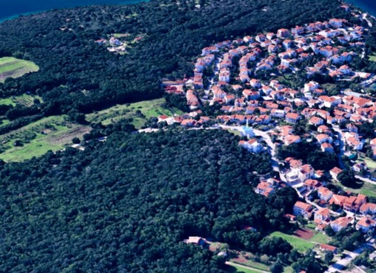 Pješčana Uvala, 6800 m² Zemljišče, 300 m od morja