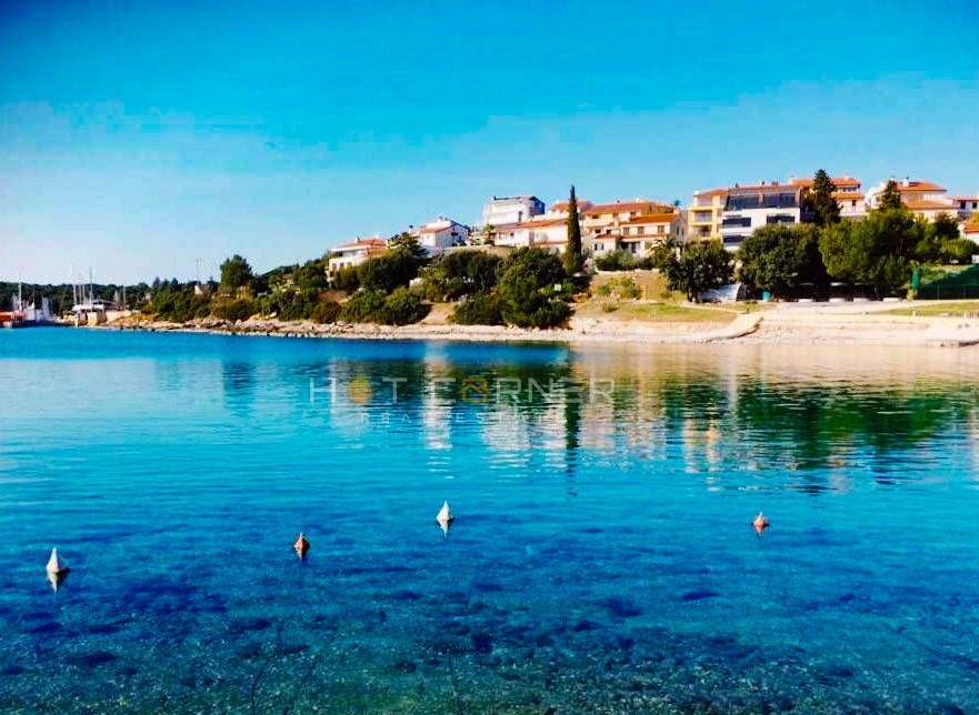 UPenthouse na morju, peščena plaža, na najlepši lokaciji v Puli, Istra, Hrvaškanikatn