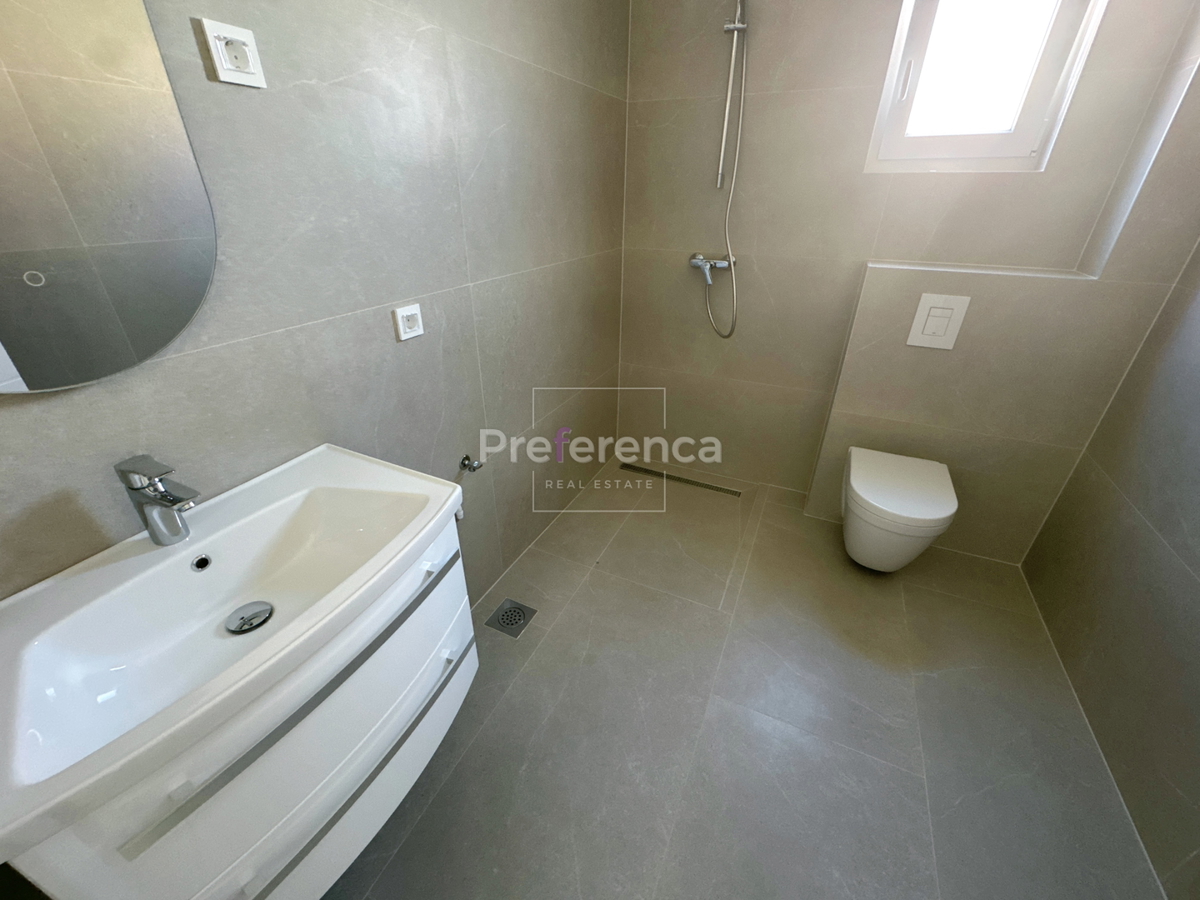 Povljana - dvosobno stanovanje v pritličju z vrtom