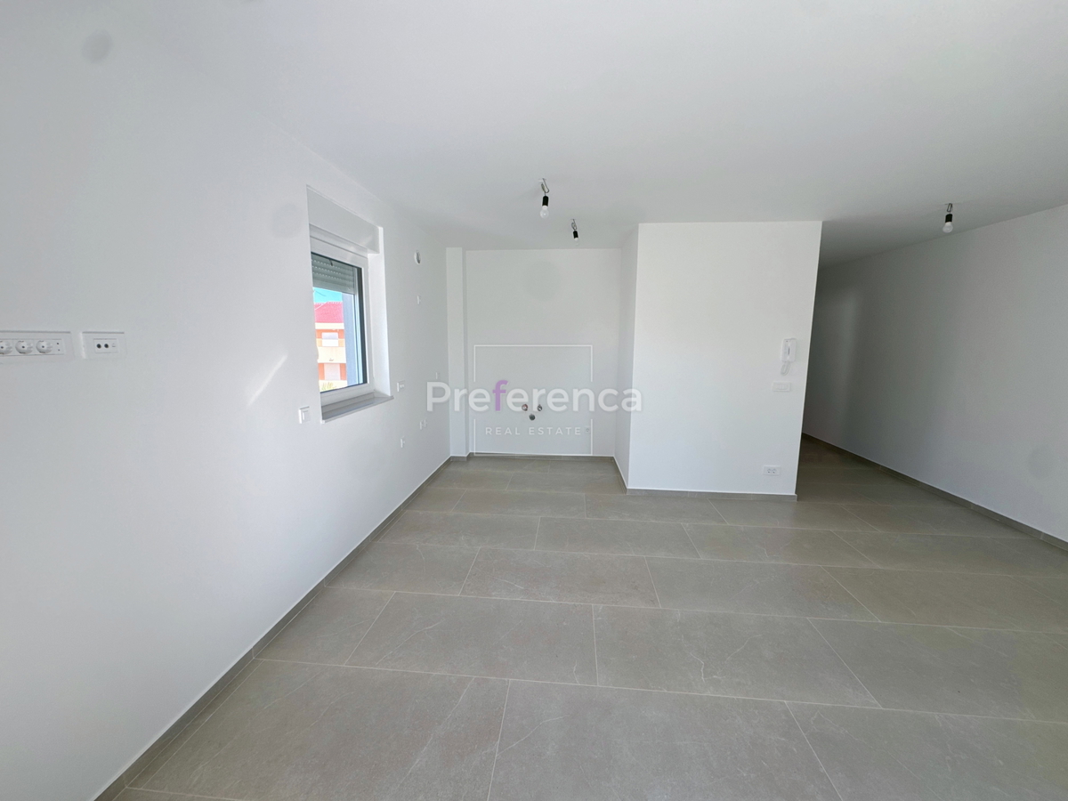 Povljana - dvosobno stanovanje v pritličju z vrtom