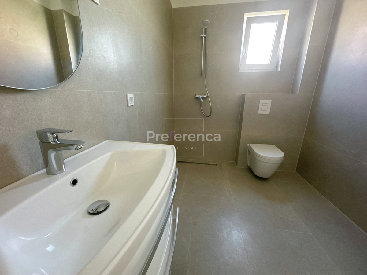 Povljana - dvosobno stanovanje v pritličju z vrtom