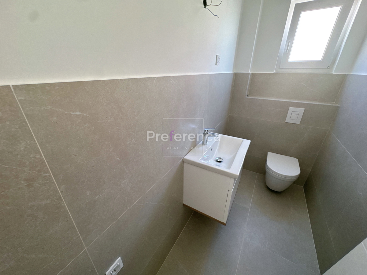 Povljana - dvosobno stanovanje v pritličju z vrtom