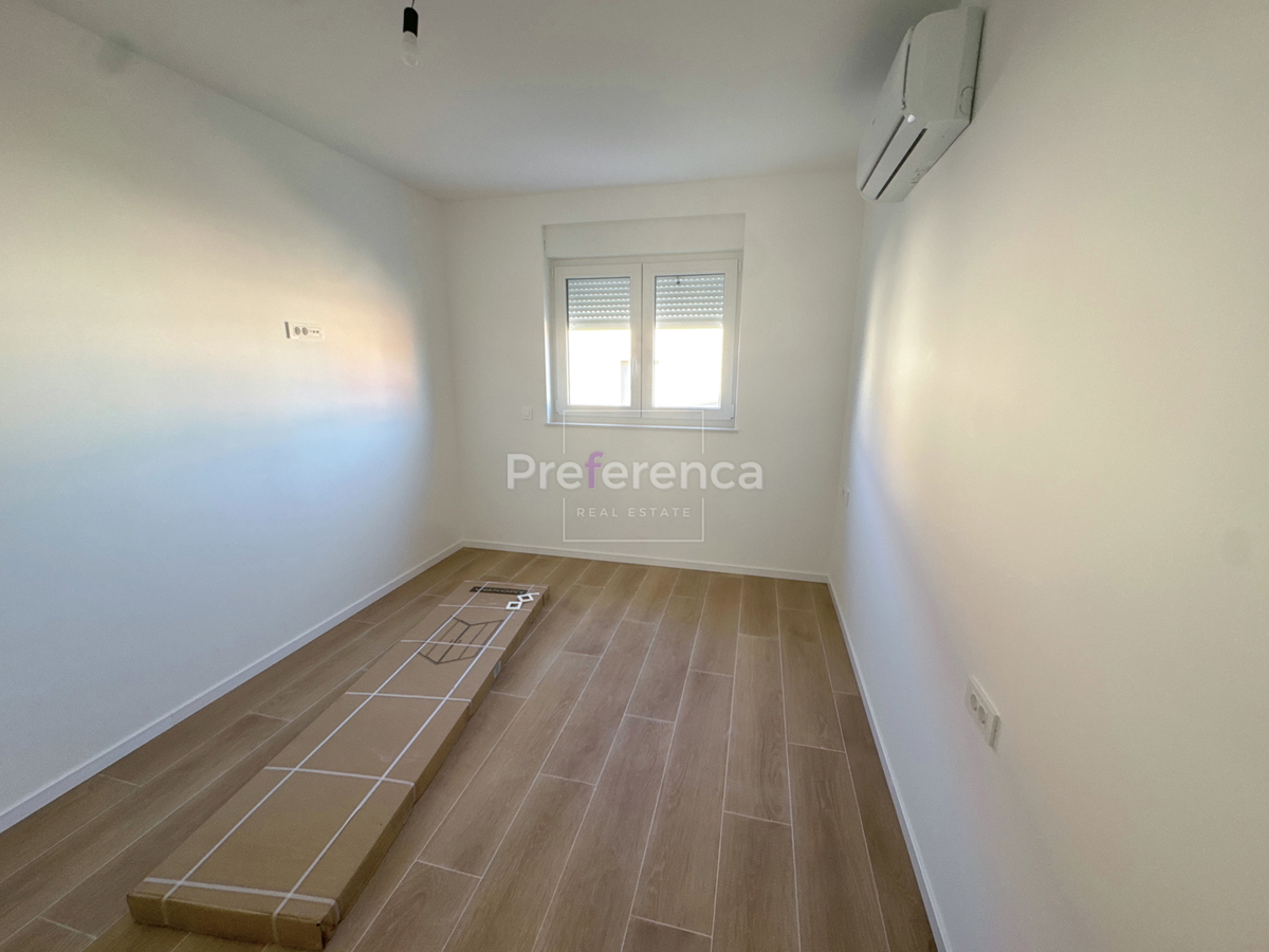 Povljana - dvosobno stanovanje v pritličju z vrtom