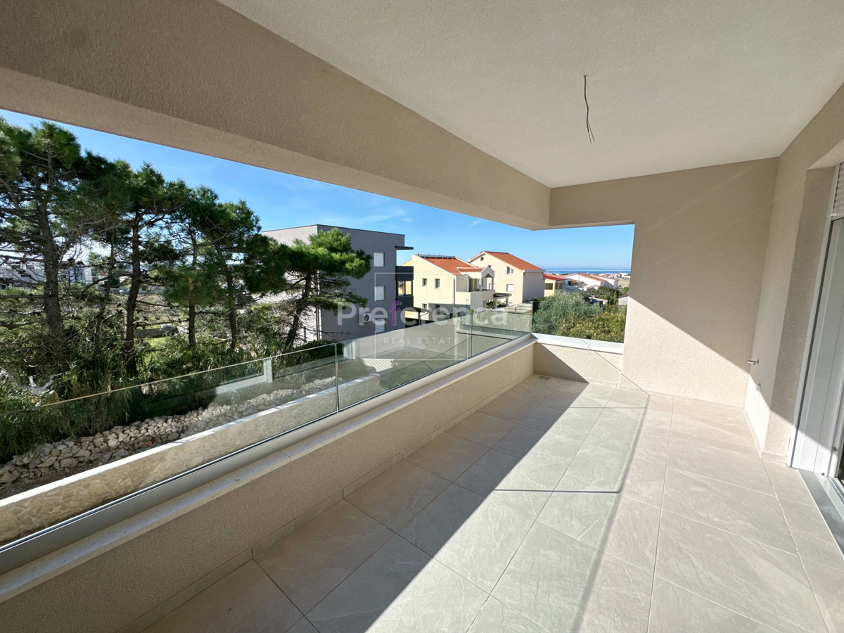 Povljana - dvosobno stanovanje v pritličju z vrtom