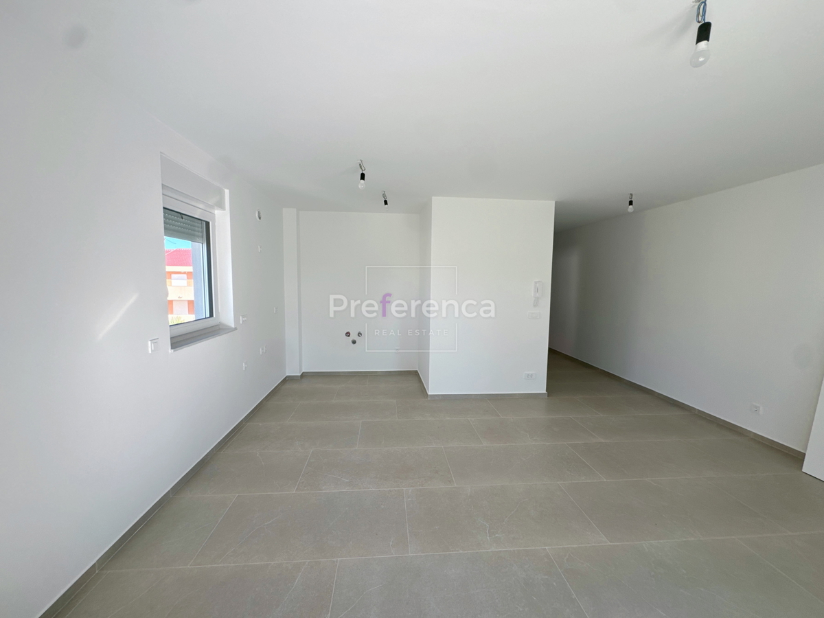 Povljana - dvosobno stanovanje v pritličju z vrtom