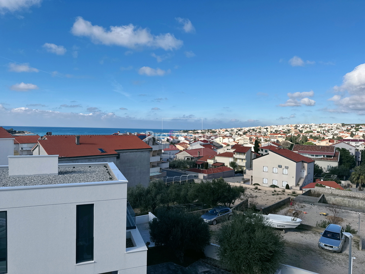 Novalja, mirna lokacija – dvosobno stanovanje v 2. nadstropju