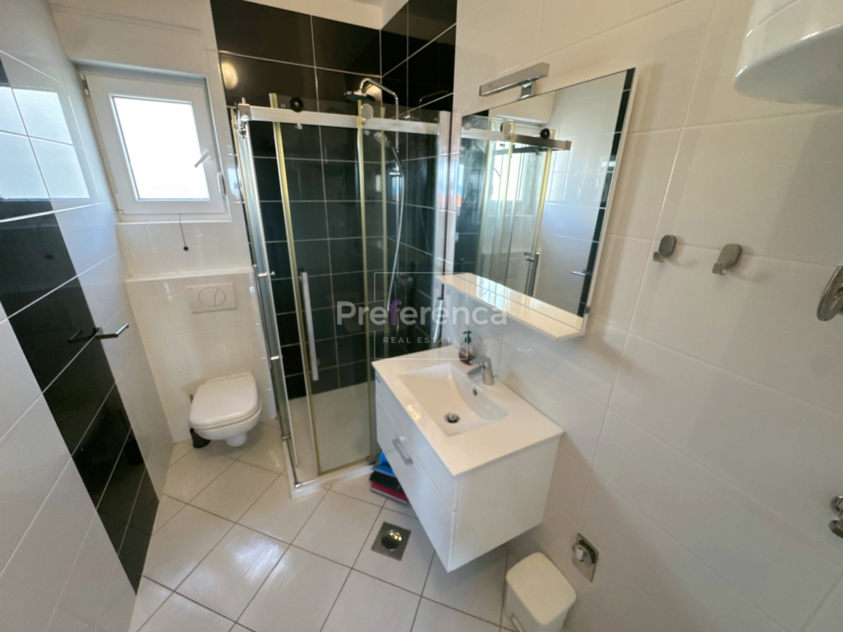 Novalja, mirna lokacija – dvosobno stanovanje v 2. nadstropju