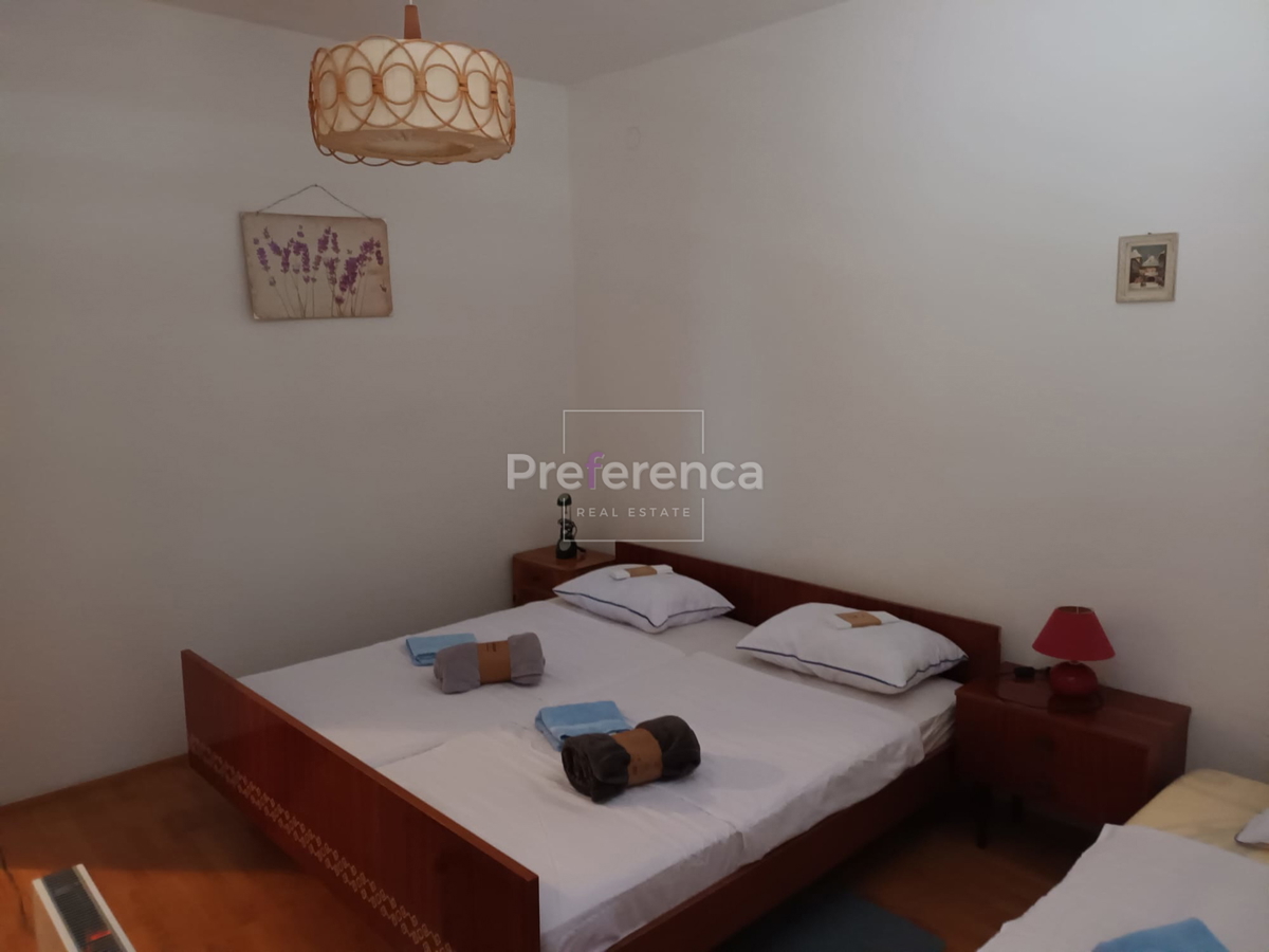 Novalja - trisobno stanovanje v središču