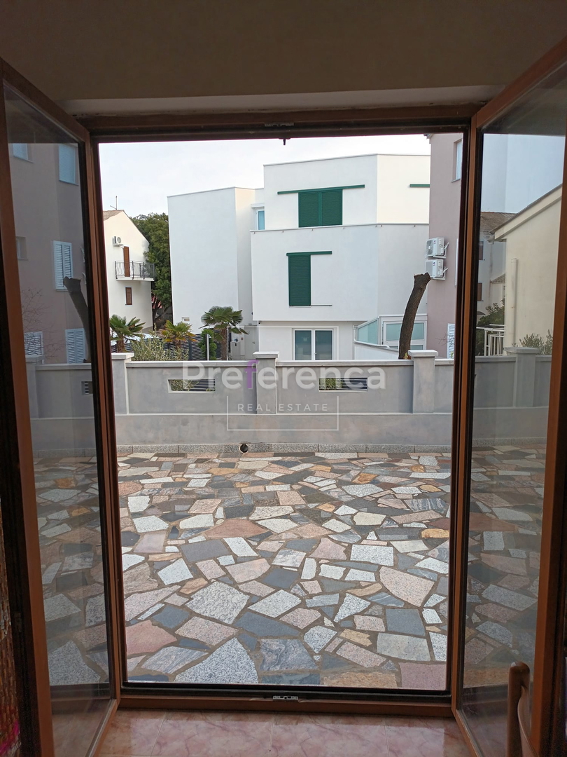 Novalja - trisobno stanovanje v središču