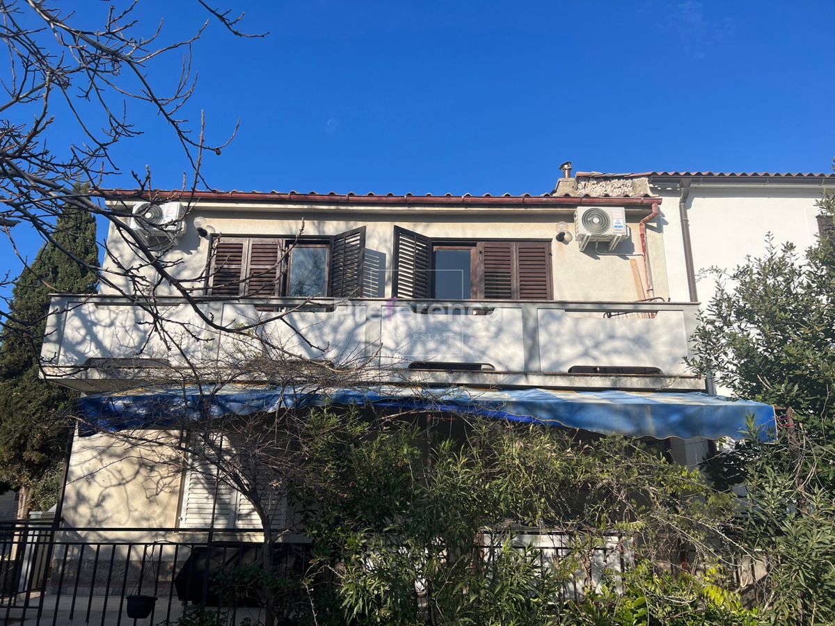 Novalja - trisobno stanovanje v središču