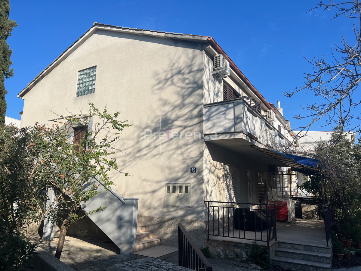 Novalja - trisobno stanovanje v središču