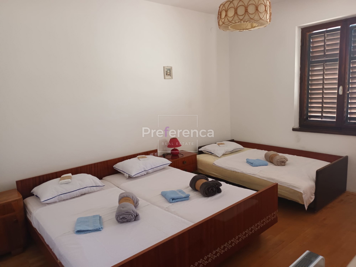 Novalja - trisobno stanovanje v središču