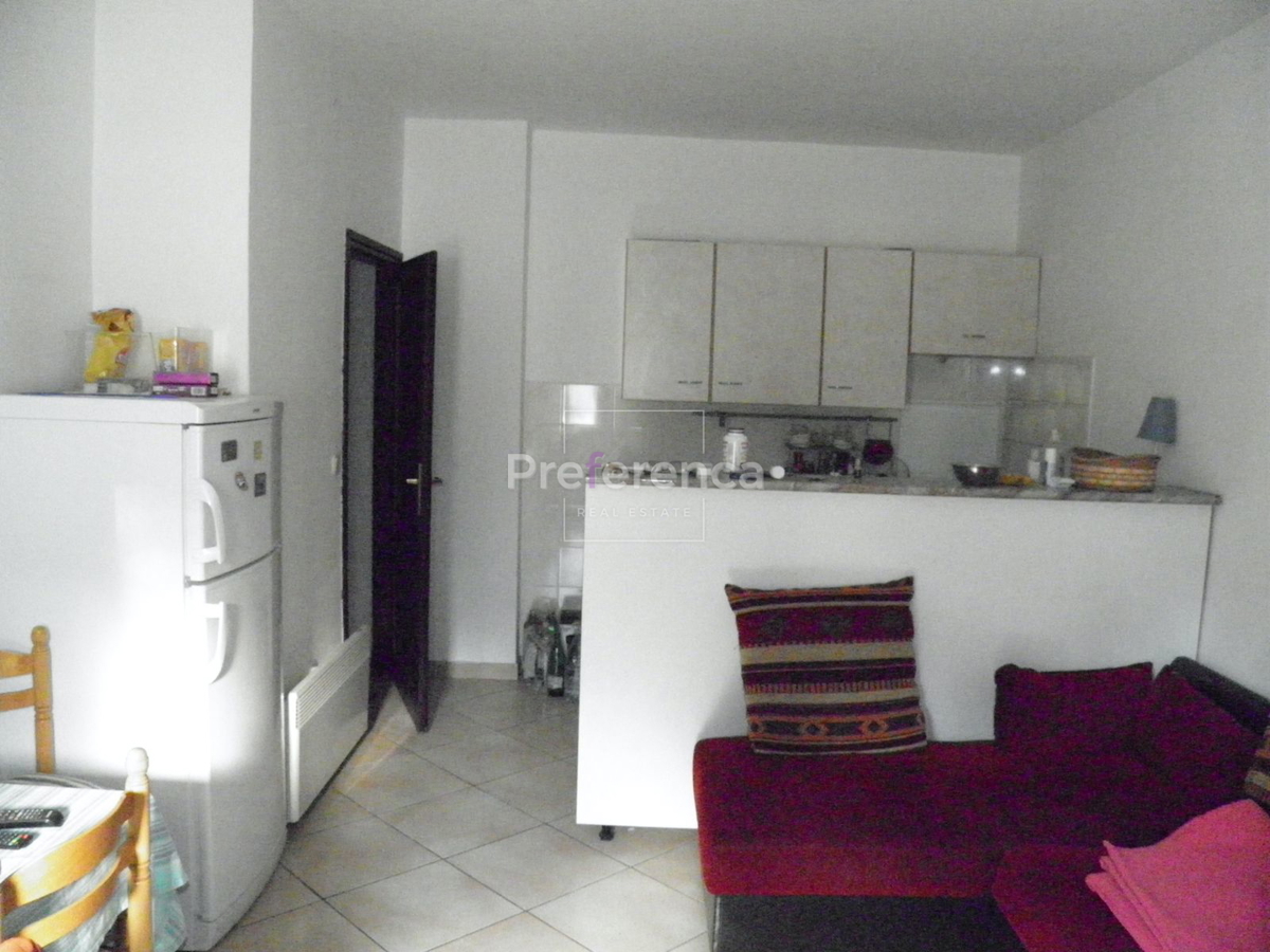 Novalja - hiša s 4 apartmaji