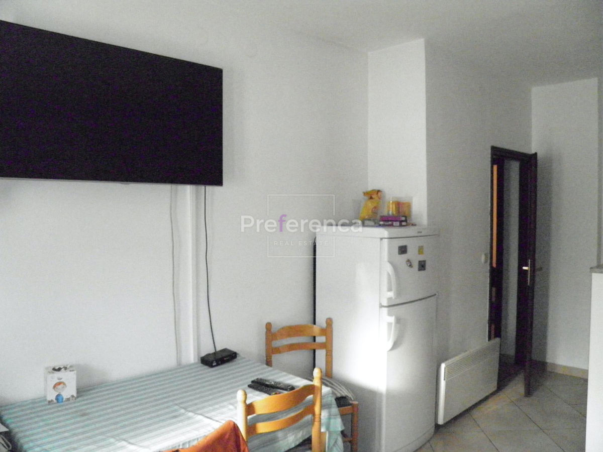 Novalja - hiša s 4 apartmaji