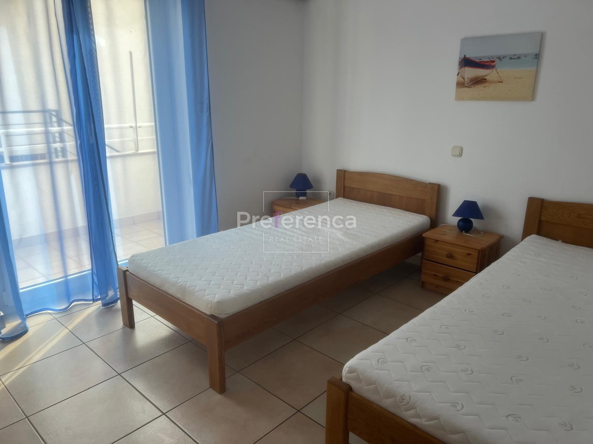 Novalja - hiša s 4 apartmaji