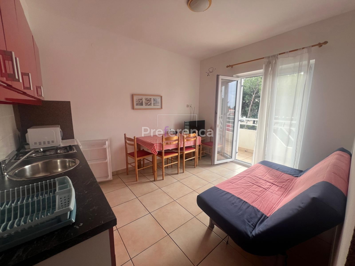 Novalja - hiša s 4 apartmaji