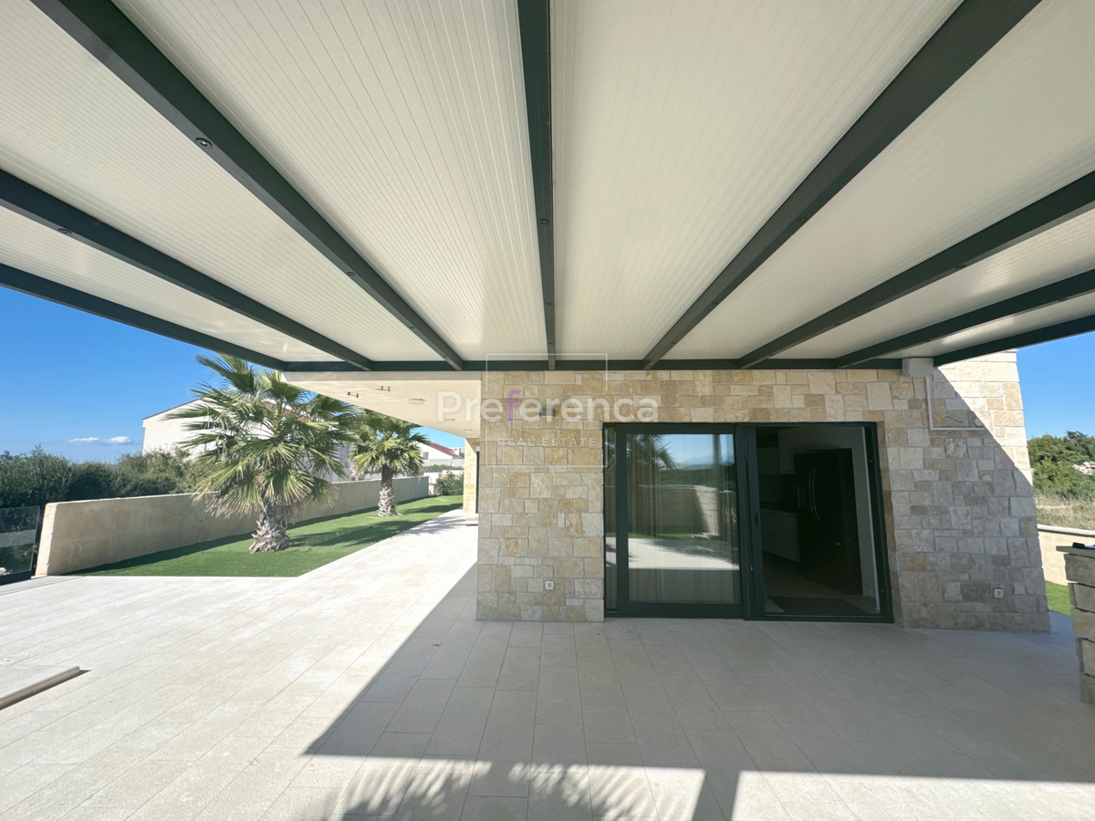 Škuncini stani, Novalja - moderna vila z bazenom