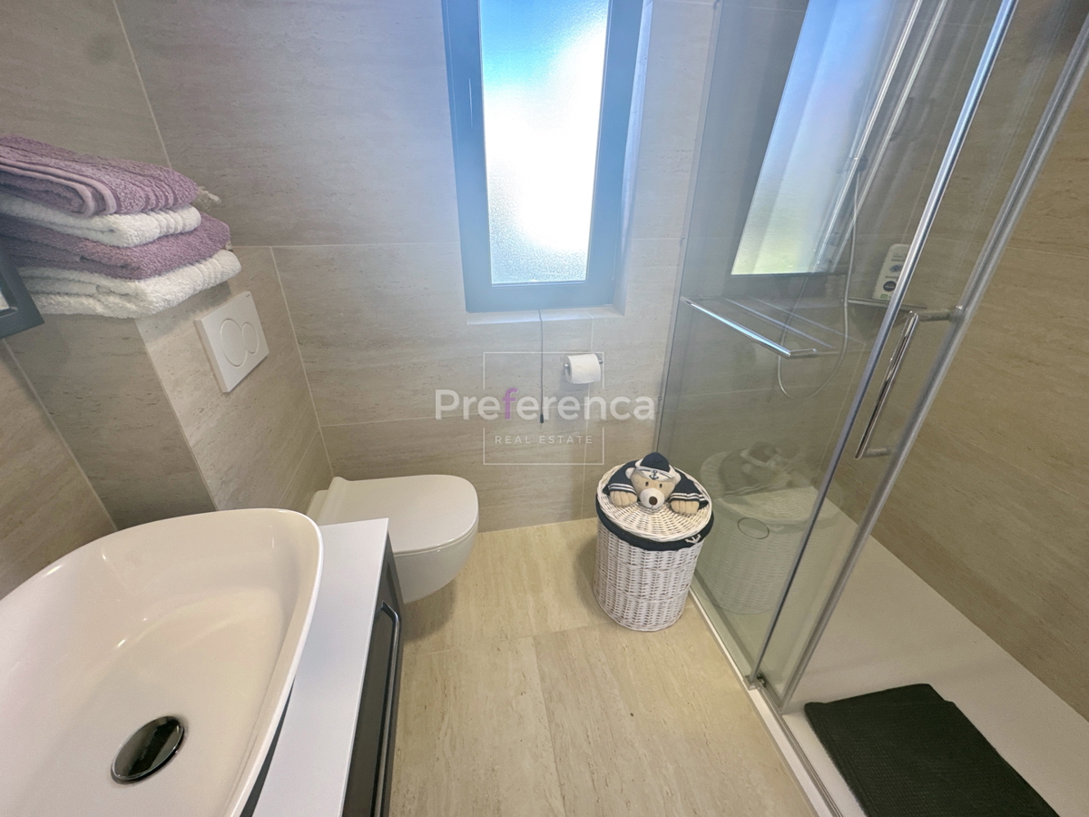 Škuncini stani, Novalja - moderna vila z bazenom