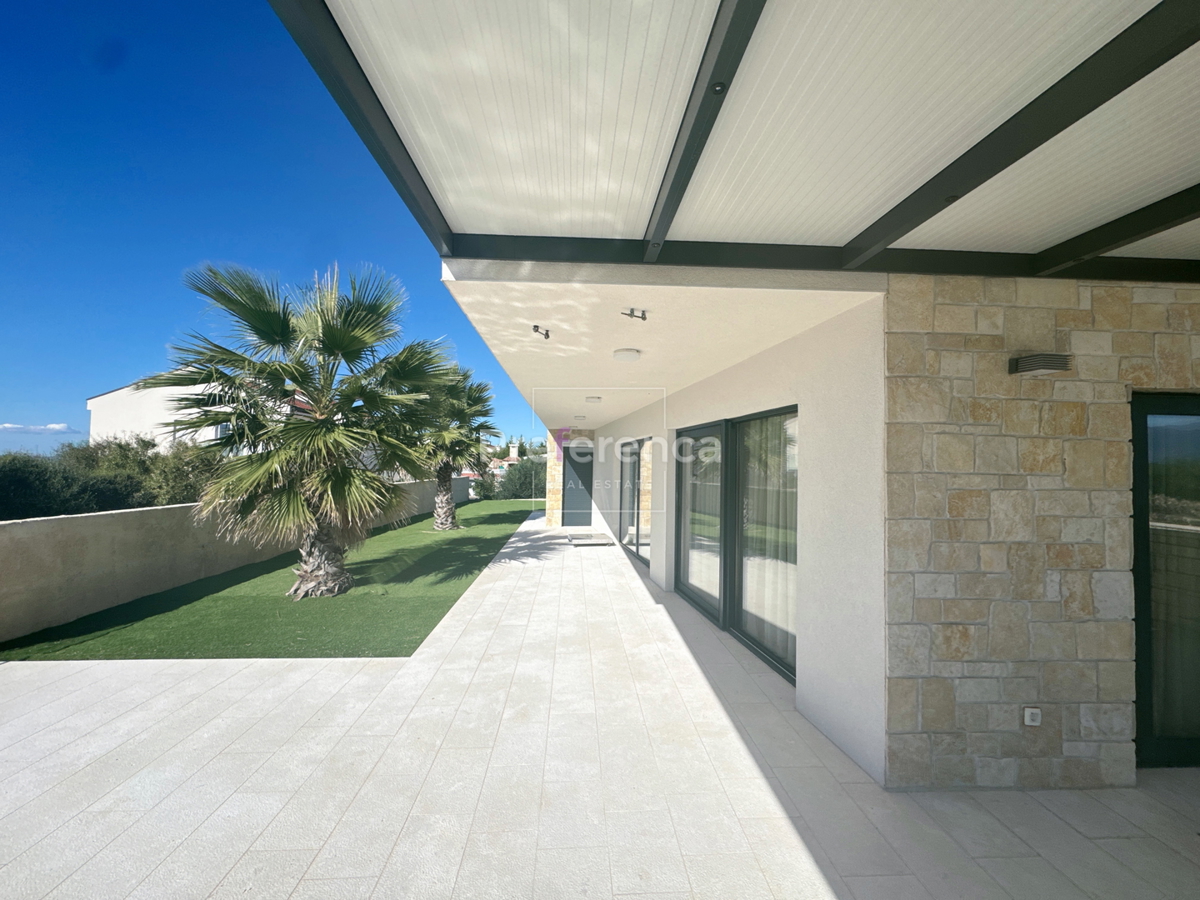 Škuncini stani, Novalja - moderna vila z bazenom