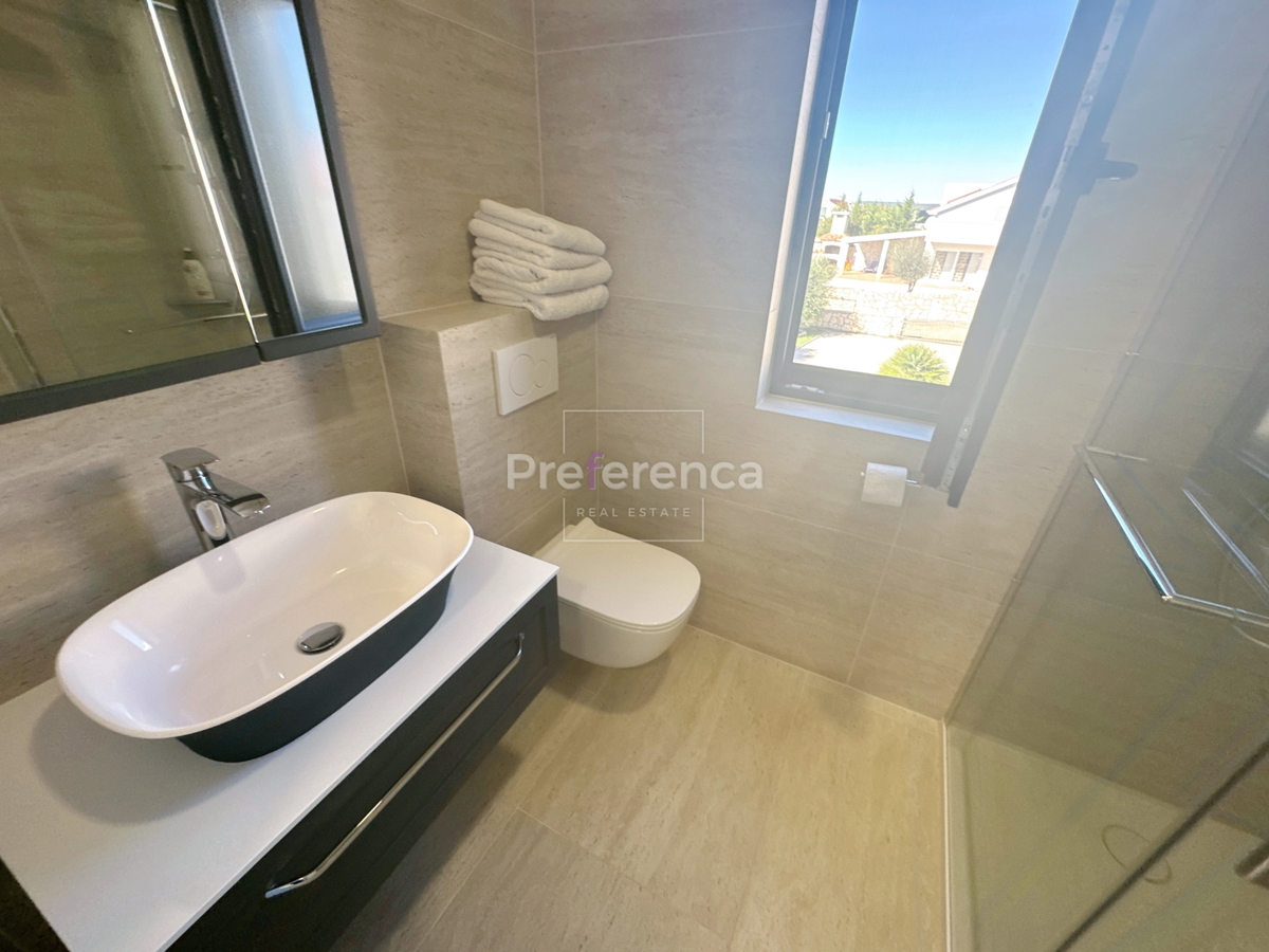 Škuncini stani, Novalja - moderna vila z bazenom