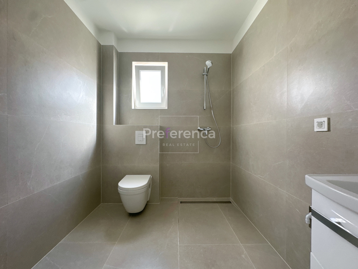 Povljana - dvosobno stanovanje v pritličju z vrtom