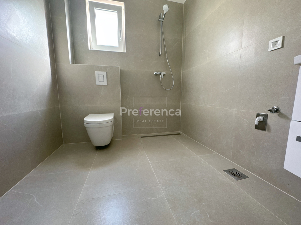 Povljana - dvosobno stanovanje v pritličju z vrtom