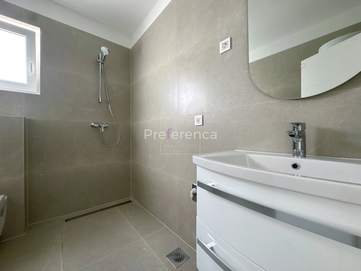 Povljana - dvosobno stanovanje v pritličju z vrtom