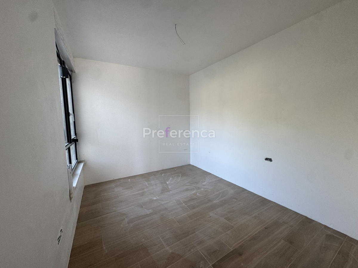 Novalja - dvoposteljno stanovanje v pritličju z vrtom