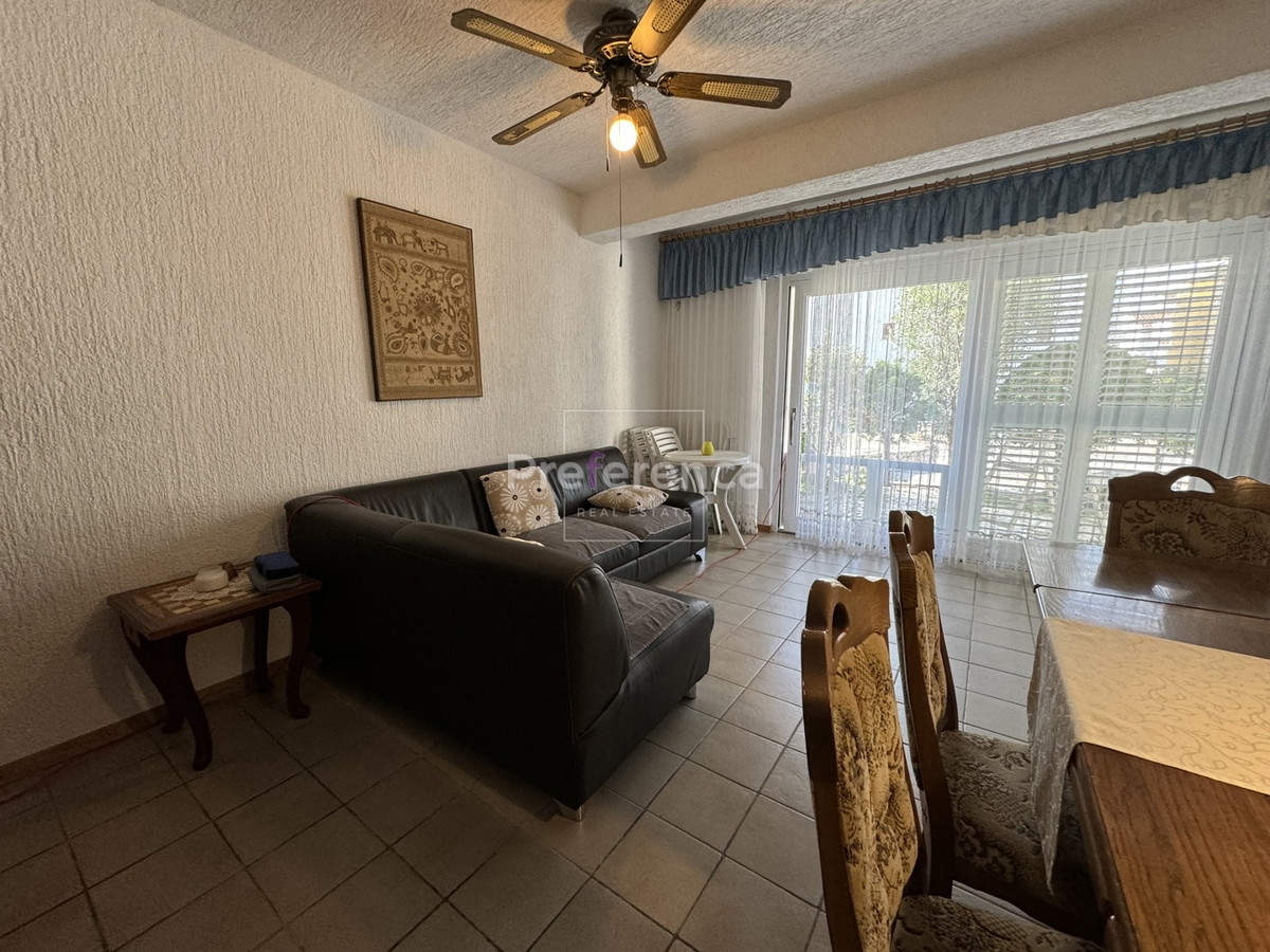 Novalja - hiša s 5 apartmaji blizu morja