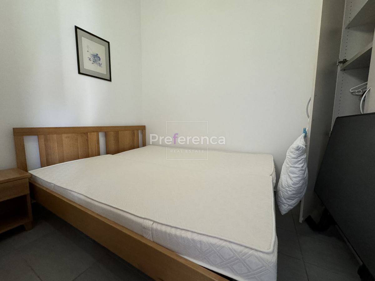 Novalja - hiša s 5 apartmaji blizu morja