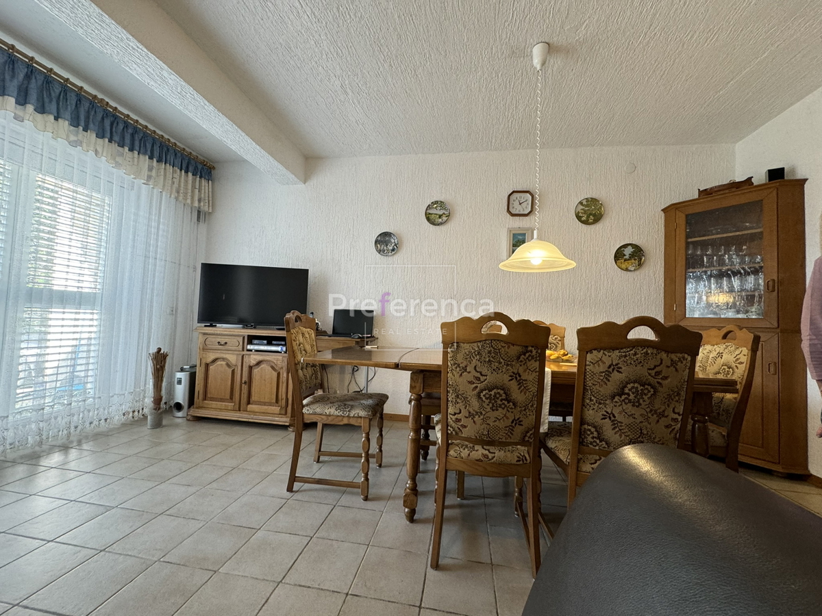 Novalja - hiša s 5 apartmaji blizu morja