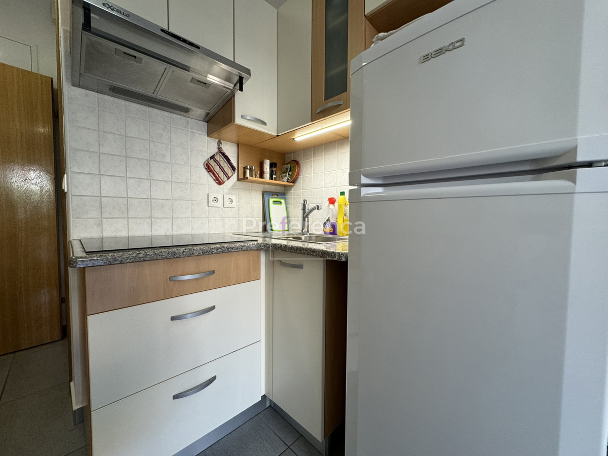 Novalja - hiša s 5 apartmaji blizu morja