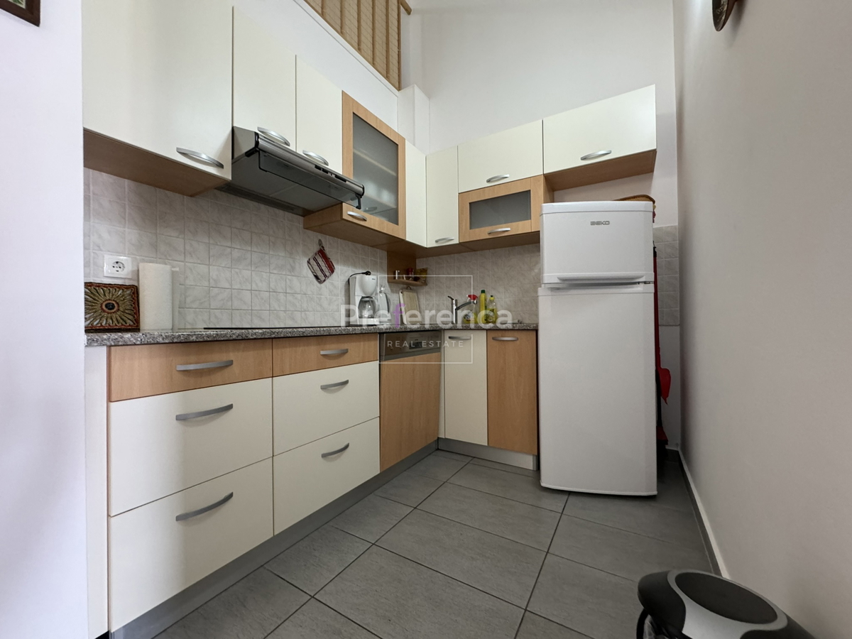 Novalja - hiša s 5 apartmaji blizu morja