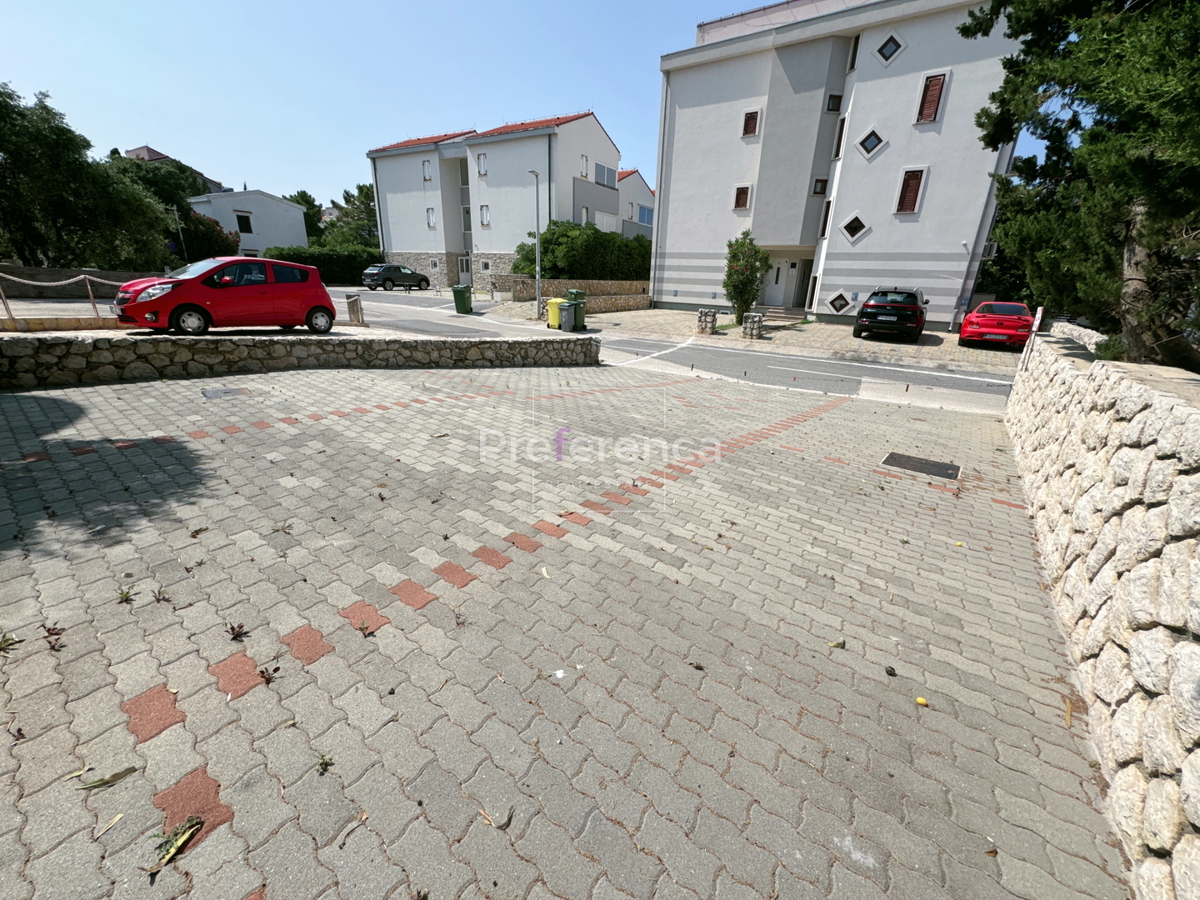 Novalja - hiša s 5 apartmaji blizu morja