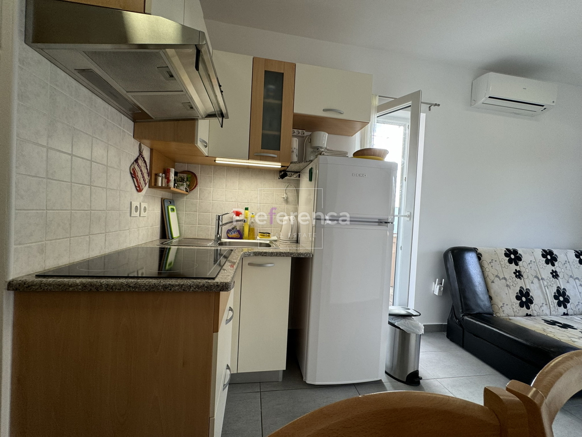 Novalja - hiša s 5 apartmaji blizu morja