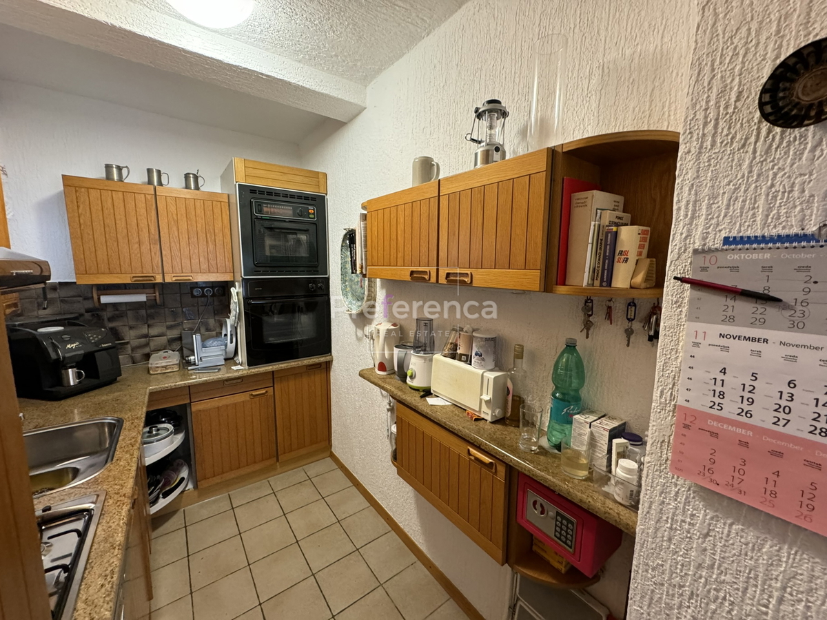 Novalja - hiša s 5 apartmaji blizu morja