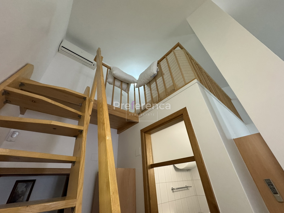 Novalja - hiša s 5 apartmaji blizu morja